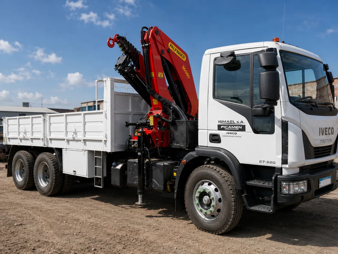 IVECO Tector 27320 con Hidrogrúa